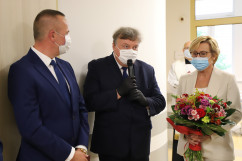 Oficjalne otwarcie nowego oddziału w Szpitalu Powiatowym w Myszkowie. Przemawia wicewojewoda śląski Robert Magdziarz /fot. I. Matuszewska 