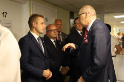 Galeria zdjęć z uroczystego przekazania nowego mammografu dla szpitala w Jaworznie /fot. A. Księżnik/