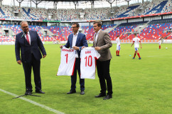 Wizyta premiera Mateusza Morawieckiego na Stadionie im. Ernesta Pohla w Zabrzu /fot. A. Księżnik/