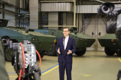 Premier Morawiecki przemawia podczas konferencji
