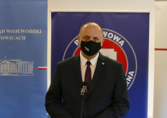 Briefing prasowy dotyczący nowoczesnego systemu sekwencjonowania genomu koronowirusa SARS-CoV-2 /fot. B. Szwedowski/
