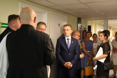 Galeria zdjęć z uroczystego przekazania nowego mammografu dla szpitala w Jaworznie /fot. A. Księżnik/