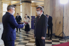 Wręczenie odznaczeń państwowym pracownikom służby zdrowia /fot. A. Księżnik/