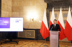 Konferencja prasowa dotycząca Polskiego Ładu - przemówienie dyrektora oddziału Zakładu Ubezpieczeń Społecznych w Rybniku dr Władysława Świątka /fot.K.Szczepanek/