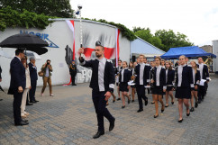 Odsłonięcie muralu kapitana Kurpińskiego w Myszkowie - wyprowadzenie orkiestry /fot. A. Księżnik/