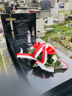 Odwiedziny cmentarzy i mogił w województwie śląskim z okazji Wszystkich Świętych /fot. ŚUW/