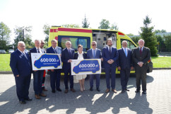 Przekazanie środków na ambulans