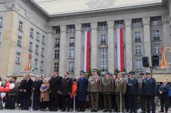 Uczestnicy uroczystych obchodów/foto:ŚUW