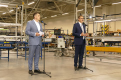 Wizyta premiera Mateusza Morawieckiego w firmie Eko-Okna /fot. A. Księżnik/