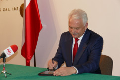 Podpisanie umowy na rozbudowę i doposażenie szpitala MSWiA w Katowicach /fot. A. Kucharzewska/