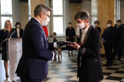 Wręczenie odznaczeń państwowym pracownikom służby zdrowia /fot. A. Księżnik/