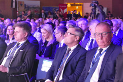 Fotogaleria składająca się ze zdjęć z IX Europejskiego Kongresu Małych i Średnich Przedsiębiorstw, w którym wzięli udział wojewoda śląski Jarosław Wieczorek i wicewojewoda Robert Magdziarz/fot. A. Kucharzewska