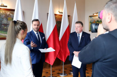 Zdjęcia z briefingu prasowego nt. zadań realizowanych przez pracowników socjalnych /fot. A. Karendał/