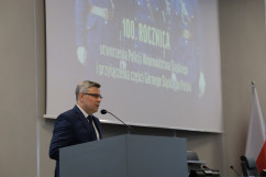 Obchody z okazji 100. rocznicy utworzenia Policji Województwa Śląskiego i przyłączenia części Górnego Śląska do Polski - przemówienie wojewody Jarosława Wieczorka /fot. B. Szwedowski/
