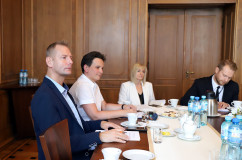 Zdjęcia z posiedzenia Rady ds. Rodziny działającej przy Wojewodzie Śląskim /fot. A. Karendał/