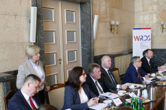 Fotogaleria składająca się z kilku zdjęć z posiedzenia plenarnego Wojewódzkiej Rady Dialogu Społecznego/fot. A. Kucharzewska