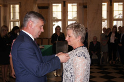 Fotogaleria z uroczystości wręczenia odznaczeń w Westybulu Śląskiego Urzędu Wojewódzkiego w Katowicach / zdjęcia: I. Matuszewska