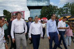 Zdjęcia z zakończenia II etapu 76.TdP z udziałem Premiera oraz Wojewody Śląskiego /fot. Alina Kucharzewska/