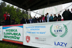 X Olimpiada Sportowa Uniwersytetów Trzeciego Wieku i Organizacji Senioralnych z udziałem wiceminister Elżbiety Bojanowskiej i wojewody Jarosława Wieczorka.