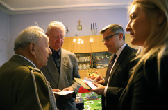 Galeria zdjęć z wręczenia Krzyża Kawalerskiego Orderu Odrodzenia Polski por. Mieczysławowi Krosińskiemu /fot. A. Karendał/