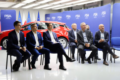Zdjęcia z wizyty premiera Mateusza Morawieckiego w fabryce Opla w Gliwicach /fot. Anna Karendał/
