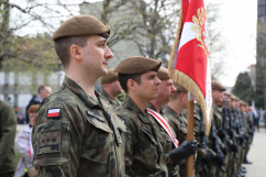 Obchody 231. rocznicy uchwalenia Konstytucji 3 maja -  żołnierze 13 Śląskiej Brygady Obrony Terytorialnej /fot. ŚUW/