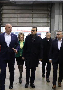 Premier Morawiecki wraz z delegacją