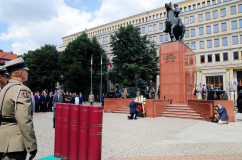 Zdjęcia z centralnych obchodów Święta Wojska Polskiego i 100. rocznicy wybuchu Powstań Śląskich w Katowicach /fot. Anna Karendał/