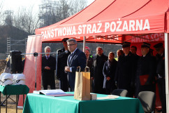Uroczystość podpisania aktu erekcyjnego oraz wmurowania kamienia węgielnego pod budowę strażnicy Komendy Miejskiej Państwowej Straży Pożarnej w Bytomiu.