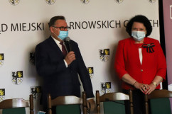 Uroczystość podpisania umów na realizację inwestycji w ramach rządowych programów w Tarnowskich Górach /fot. A. Księżnik/