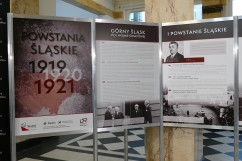 Otwarcie wystawy poświęconej Powstaniom Śląskim w Śląskim Urzędzie Wojewódzkim - plansze wystawy /fot. B. Szwedowski/
