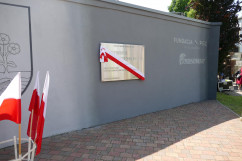 Odsłonięcie tablicy pamiątkowej oraz prezentacja historycznego muralu upamiętniającego Powstania Śląskie /fot. B. Szwedowski, ŚUW/