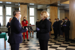 Wręczenie odznaczeń państwowym pracownikom służby zdrowia /fot. A. Księżnik/