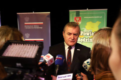 Galeria zdjęć z uroczystości podpisania umowy o współprowadzenie Teatru Dzieci Zagłębia oraz wizyty wicepremiera Glińskiego w ŚUW /fot. A. Karendał/