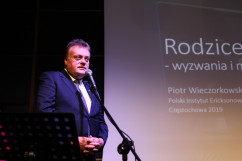 Konferencja poświęcona uzależnieniu od internetu i urządzeń elektronicznych wśród dzieci i młodzieży /fot. B. Półrolnik/