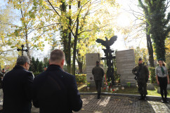 Fotogaleria z odwiedzin cmentarzy i mogił w przededniu Wszystkich Świętych/fot. I. Matuszewska