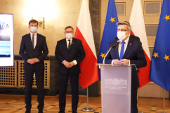 Dodatkowe 25 mln zł na zrównoważony transport w Śląskiem /fot. K. Szczepanek - Wojewoda Śląski podczas przemówienia