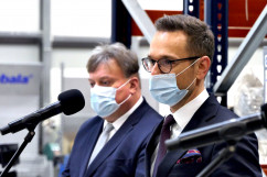 Galeria składająca się ze zdjęć z briefingu prasowego w siedzibie firmy QBL w Goleszowie/fot. F. Nowakowski i B. Półrolnik