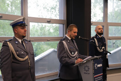 Obchody z okazji 100. rocznicy utworzenia Policji Województwa Śląskiego i przyłączenia części Górnego Śląska do Polski - przemówienie uczestnika wydarzenia /fot. B. Szwedowski/