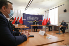 Sztab kryzysowy z udziałem Prezydenta RP /fot. Krzysztof Sitkowski/KPRP/