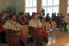Widownia podczas uroczystości. Zbliżenie na Orszak/ fot. A. Herz