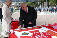 Uroczystość nadania sztandaru Izbie Administracji Skarbowej w Katowicach /fot. A. Księżnik/
