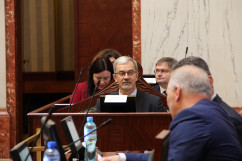 Galeria ze zdjęciami z wyjazdowego posiedzenia Komisji Sejmowej ds. Unii Europejskiej, a także konferencji prasowej podsumowującej obrady.  W wydarzeniu uczestniczył wojewoda Jarosław Wieczorek /fot. A. Karendał/