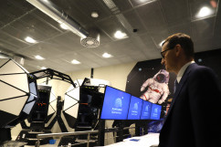 Otwarcie Planetarium w Chorzowie - premier Mateusz Morawiecki podczas zwiedzania obiektu /fot. A. Księżnik/