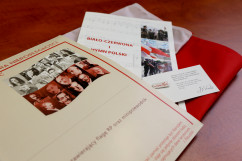 Materiały MSWiA na temat pakietu jubileuszowego oferowanego 18-latków ubiegającym się pierwszy raz o paszport