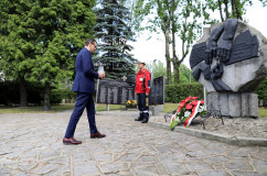 Zdjęcia z wizyty premiera Mateusza Morawieckiego w województwie śląskim - na Jasnej Górze, w CSRG w Bytomiu oraz w Katowicach /fot. A. Kucharzewska, A. Karendał/