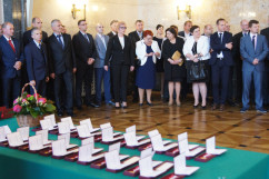 Fotogaleria z uroczystości wręczenia odznaczeń państwowych w Sali Marmurowej Śląskiego Urzędu Wojewódzkiego w Katowicach / fot. Anna Herz/
