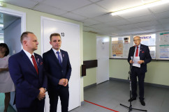 Galeria zdjęć z uroczystego przekazania nowego mammografu dla szpitala w Jaworznie /fot. A. Księżnik/