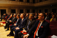Gala z okazji 90. urodzin Radia Katowice z udziałem wojewody Jarosława Wieczorka.