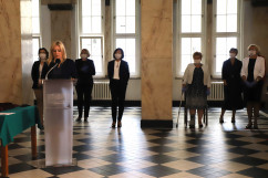 Wręczenie odznaczeń państwowym pracownikom służby zdrowia /fot. A. Księżnik/